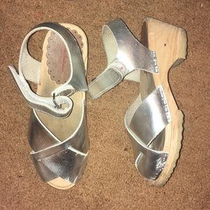 Girls Strappy Silver Clogs